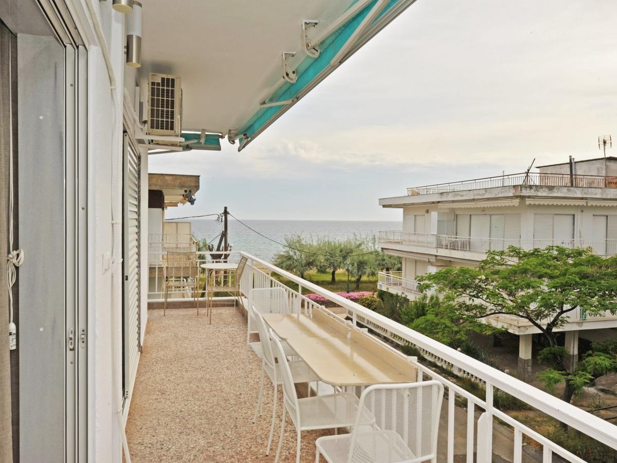 Themis 40 Steps From Beach Paralia Dionysiou Exterior photo