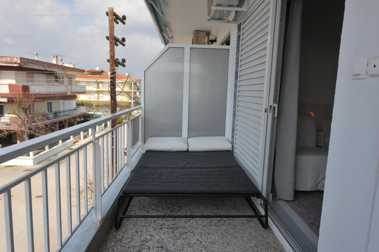 Themis 40 Steps From Beach Paralia Dionysiou Exterior photo