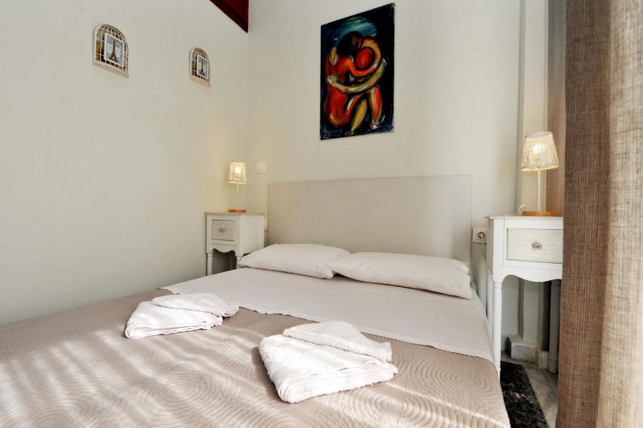 Themis 40 Steps From Beach Paralia Dionysiou Exterior photo